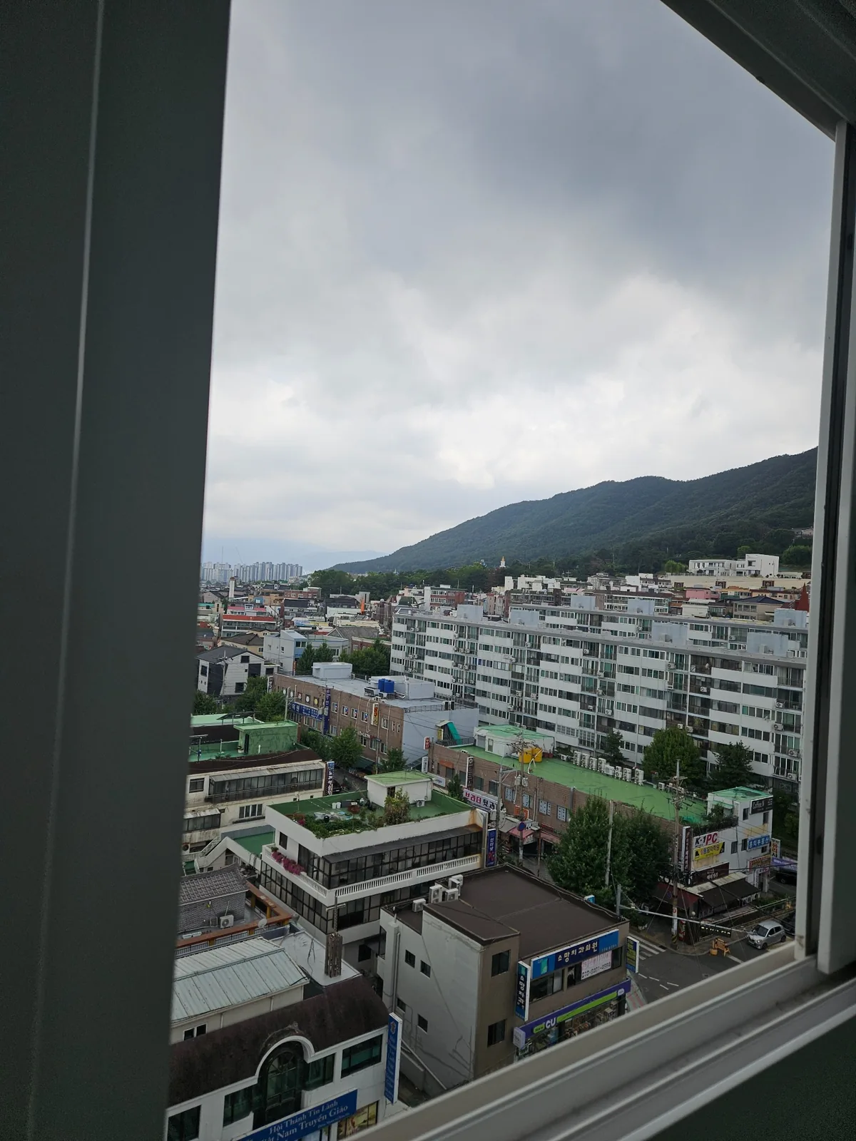 김해 내동 한진아파트 방충망틀이 없는 기존 창