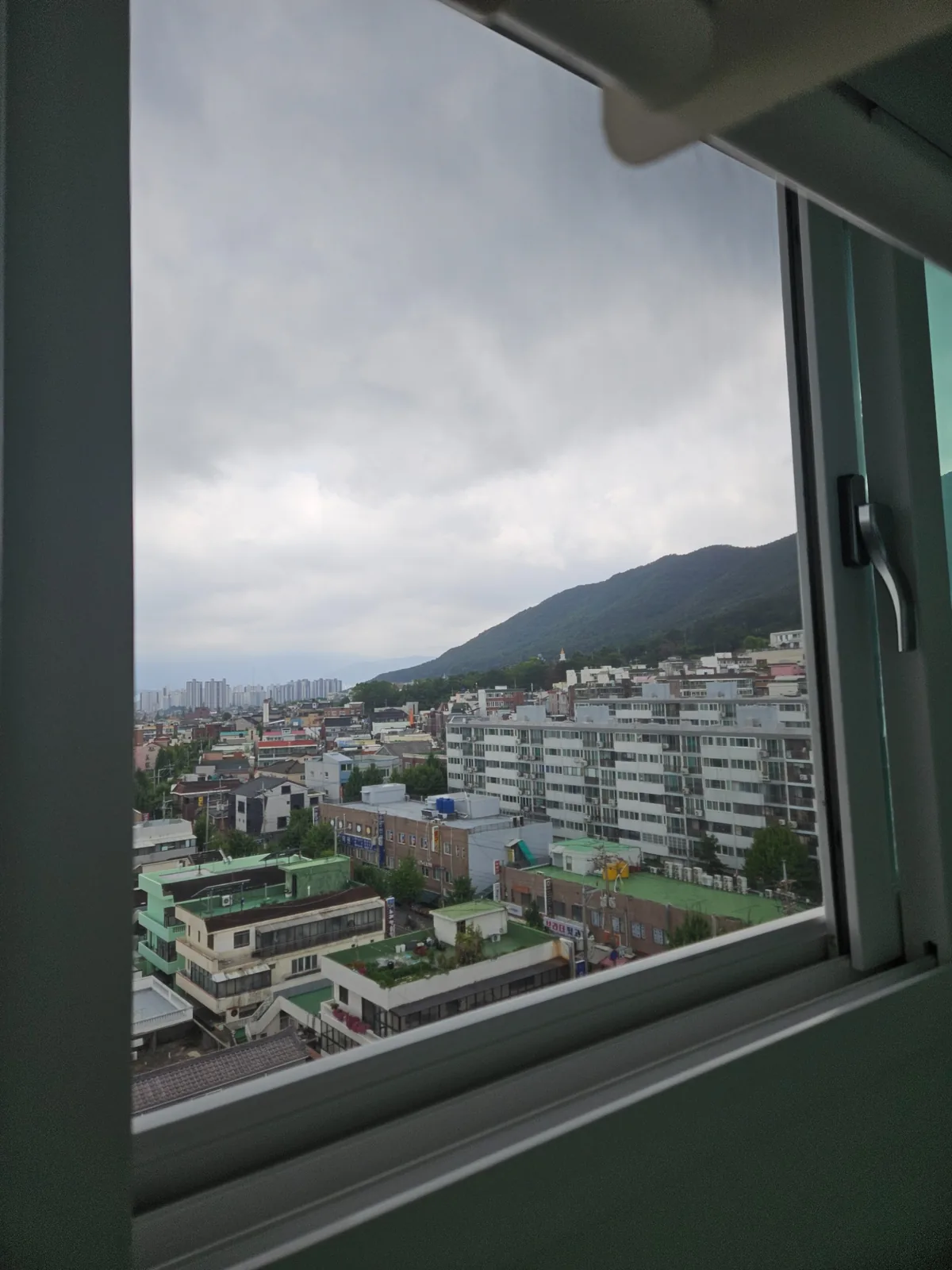 김해 내동 한진아파트 방충망틀 제작 블랙스텐망 설치 완료