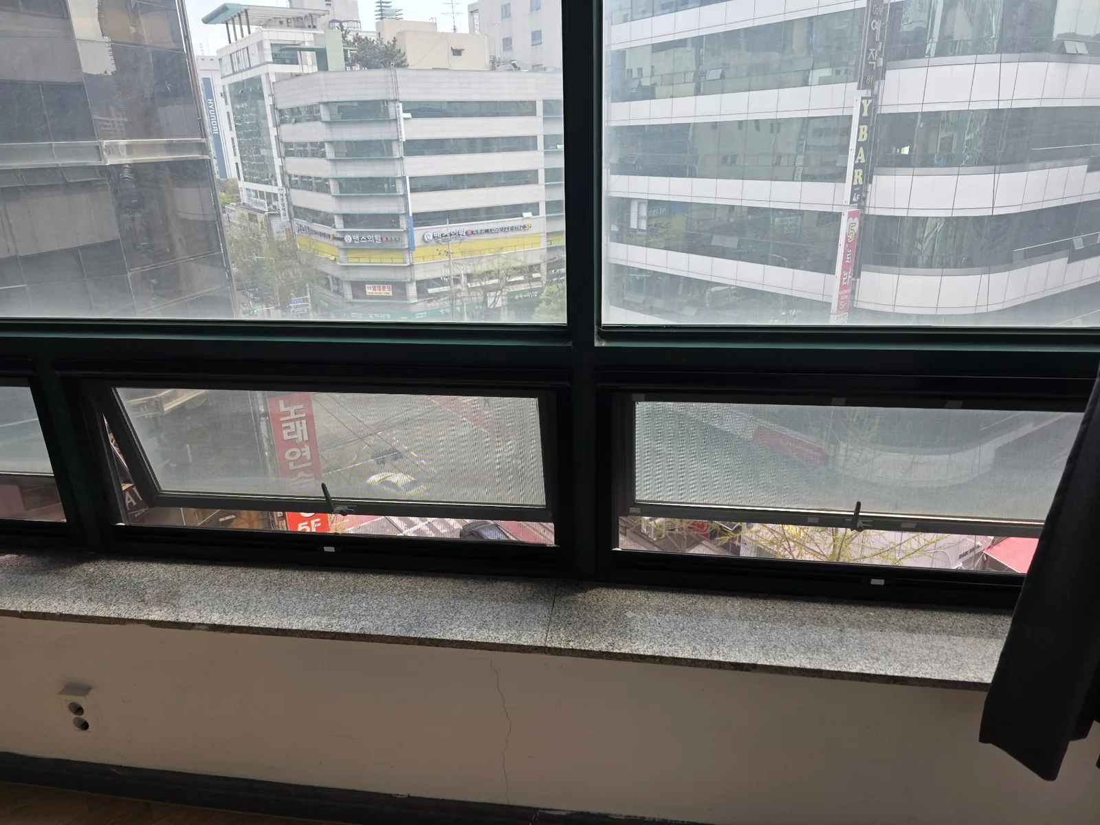 김해 내동 오피스텔 프로젝트창 구조와 PJ롤방충망 설치 위치