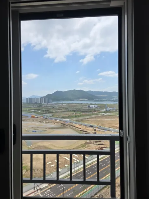 부산 에코델타더베르힐 블랙스텐망 0.14 교체 후 외부 시야